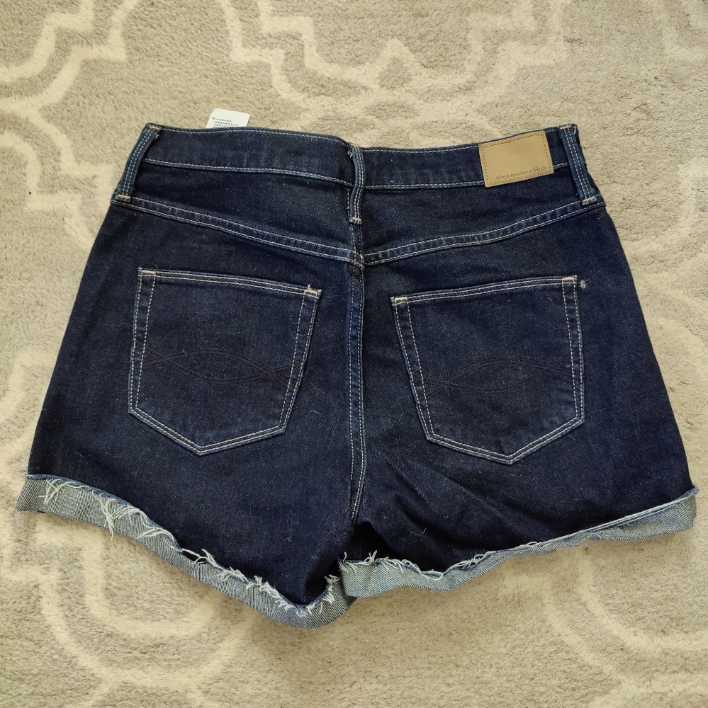 Abercrombie High Rise Mid Short - Picture 2 of 3
